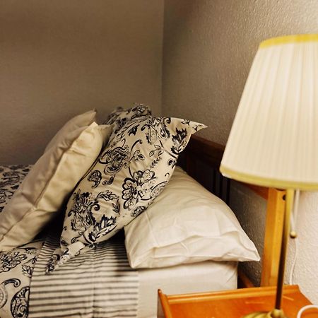 Pau - Room In Shared Apartment Euroviajeros Pineda de Mar Zewnętrze zdjęcie